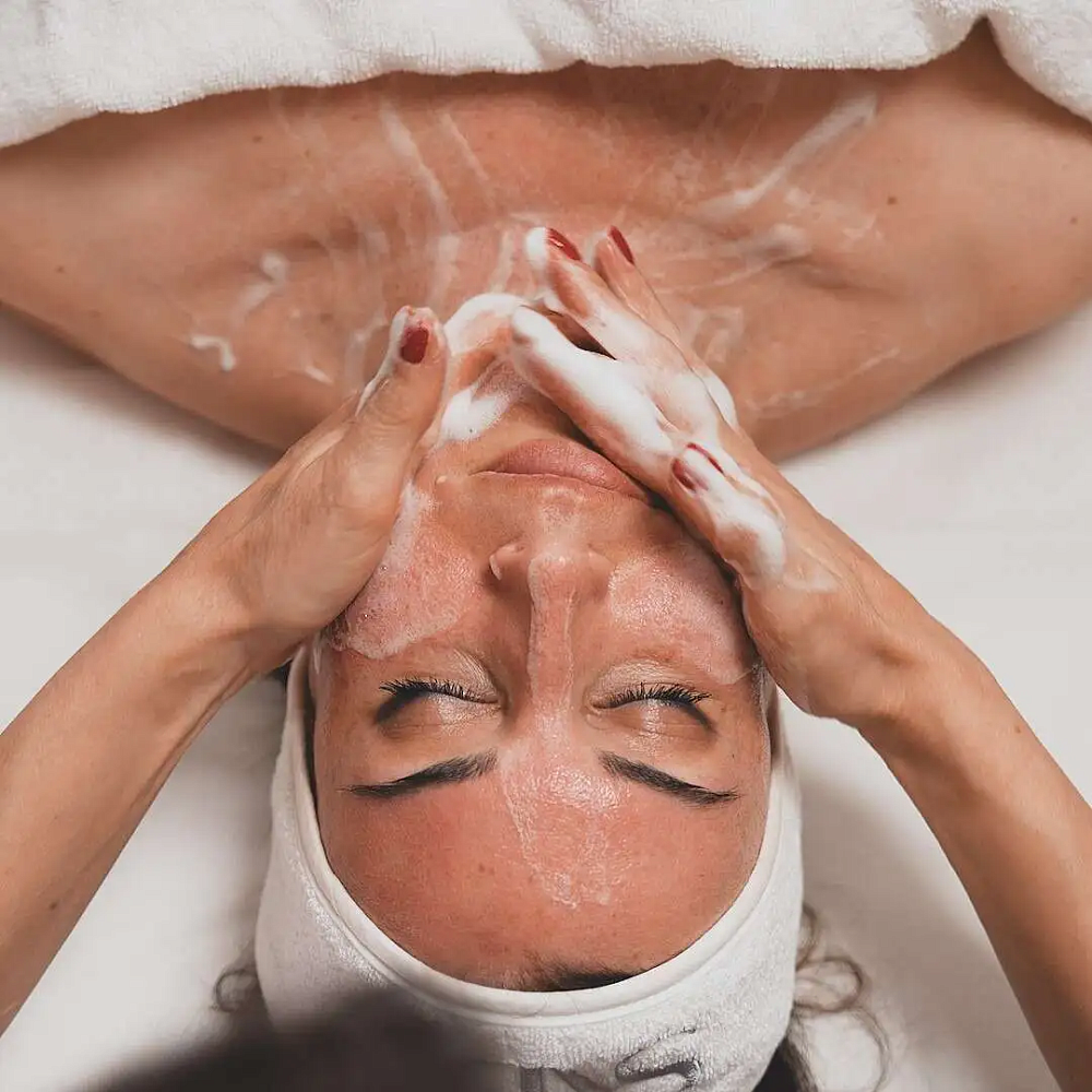 Cleansing Foam Solution - Нежная пена для очищения кожи с ниацинамидом, 200 мл
